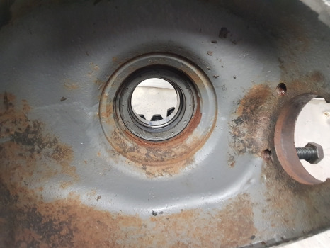 Trục trước Massey Ferguson 5612 Front Axle Swivel Housing Lhs 730.06.070.61, 7300607001: hình 8