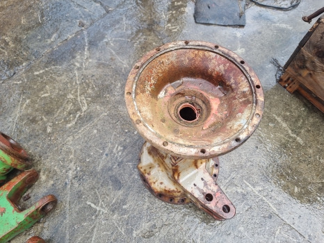 Massey Ferguson 698t, 690, 575 Rear Axle Housing Left 1666936m1 - Trục sau: hình 3 Massey Ferguson 698t, 690, 575 Rear Axle Housing Left 1666936m1 - Trục sau: hình 3
