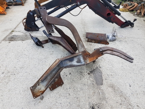 Mccormick Mc 130 Power4 Tier 3, 120, 110, Front Loader Complete - Máy chất hàng trước cho máy cày: hình 2 Mccormick Mc 130 Power4 Tier 3, 120, 110, Front Loader Complete - Máy chất hàng trước cho máy cày: hình 2