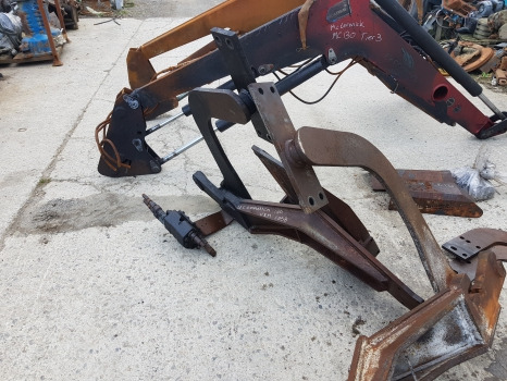 Mccormick Mc 130 Power4 Tier 3, 120, 110, Front Loader Complete - Máy chất hàng trước cho máy cày: hình 3 Mccormick Mc 130 Power4 Tier 3, 120, 110, Front Loader Complete - Máy chất hàng trước cho máy cày: hình 3