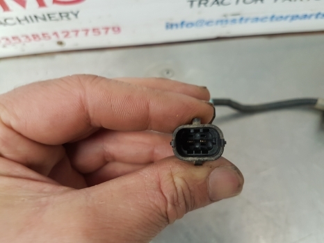 New Holland T5.95 Temperature Sender Sensor 47478866 - Bộ cảm biến cho Máy cày: hình 5 New Holland T5.95 Temperature Sender Sensor 47478866 - Bộ cảm biến cho Máy cày: hình 5