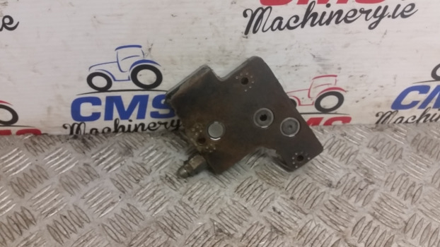 New Holland T7, Tm, T7000, Tm7000 Series Tm120 Control Valve Plate 5195157 - Thủy lực: hình 2 New Holland T7, Tm, T7000, Tm7000 Series Tm120 Control Valve Plate 5195157 - Thủy lực: hình 2