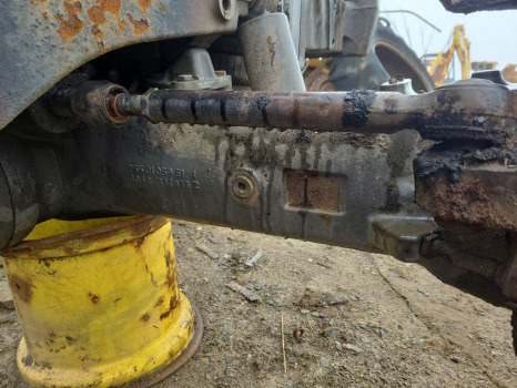 Valtra T174ea Dana Spicer 740/560 Front Axle Housing Rhs 755.01.059.61, 755.01.759.01 - Trục trước cho Máy móc nông nghiệp: hình 2 Valtra T174ea Dana Spicer 740/560 Front Axle Housing Rhs 755.01.059.61, 755.01.759.01 - Trục trước cho Máy móc nông nghiệp: hình 2