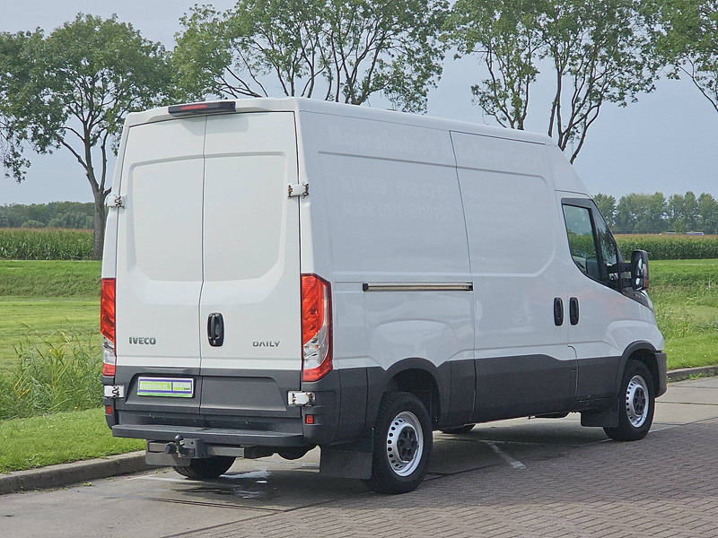 Iveco Daily 35S14 L1H2 Airco Euro6 - Xe van chở hàng: hình 3 Iveco Daily 35S14 L1H2 Airco Euro6 - Xe van chở hàng: hình 3