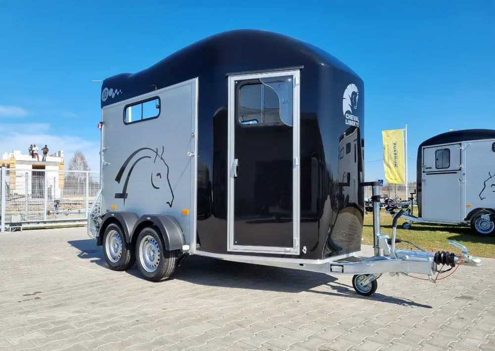 CHEVAL LIBERTÉ Gold 3 - przyczepa dla dwóch koni | siodlarnia | 2000kg DMC - Rơ moóc chở ngựa: hình 2 CHEVAL LIBERTÉ Gold 3 - przyczepa dla dwóch koni | siodlarnia | 2000kg DMC - Rơ moóc chở ngựa: hình 2