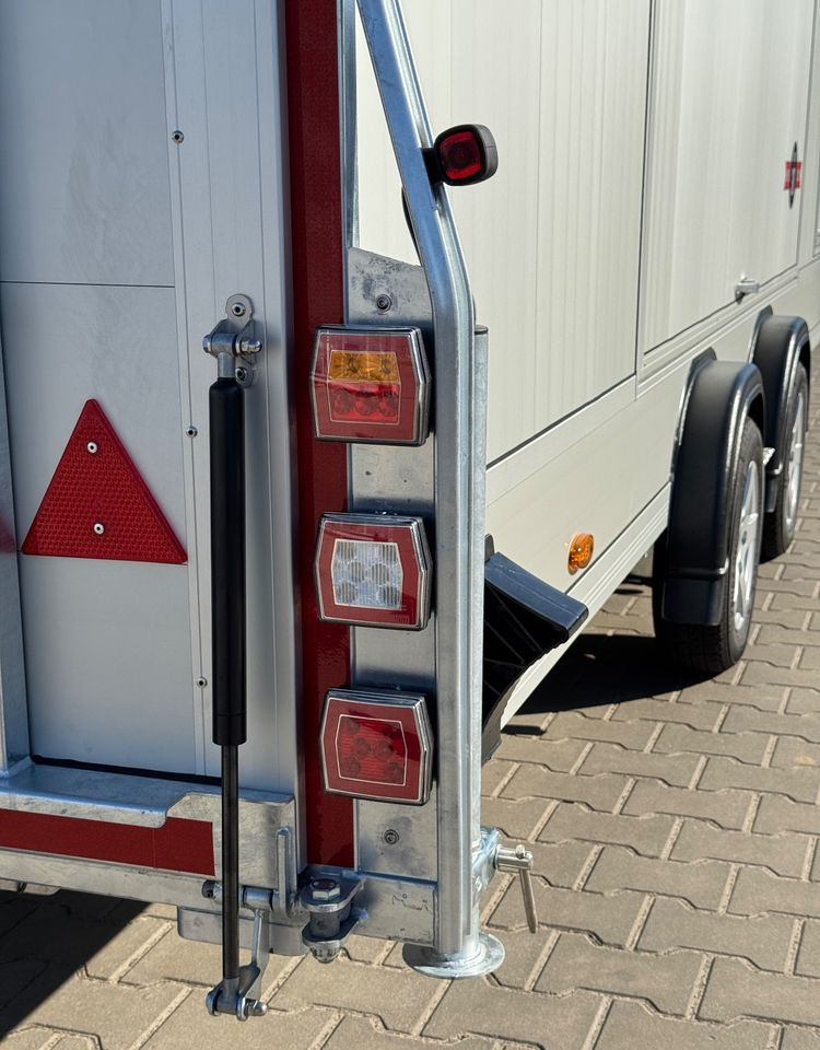 DEBON C2000 - zamknięta przyczepa do przewozu aut, 550 x 215 cm, 3500kg, felgi ALU, wciągarka elektryczna - Rơ moóc tự động vận chuyển: hình 5 DEBON C2000 - zamknięta przyczepa do przewozu aut, 550 x 215 cm, 3500kg, felgi ALU, wciągarka elektryczna - Rơ moóc tự động vận chuyển: hình 5