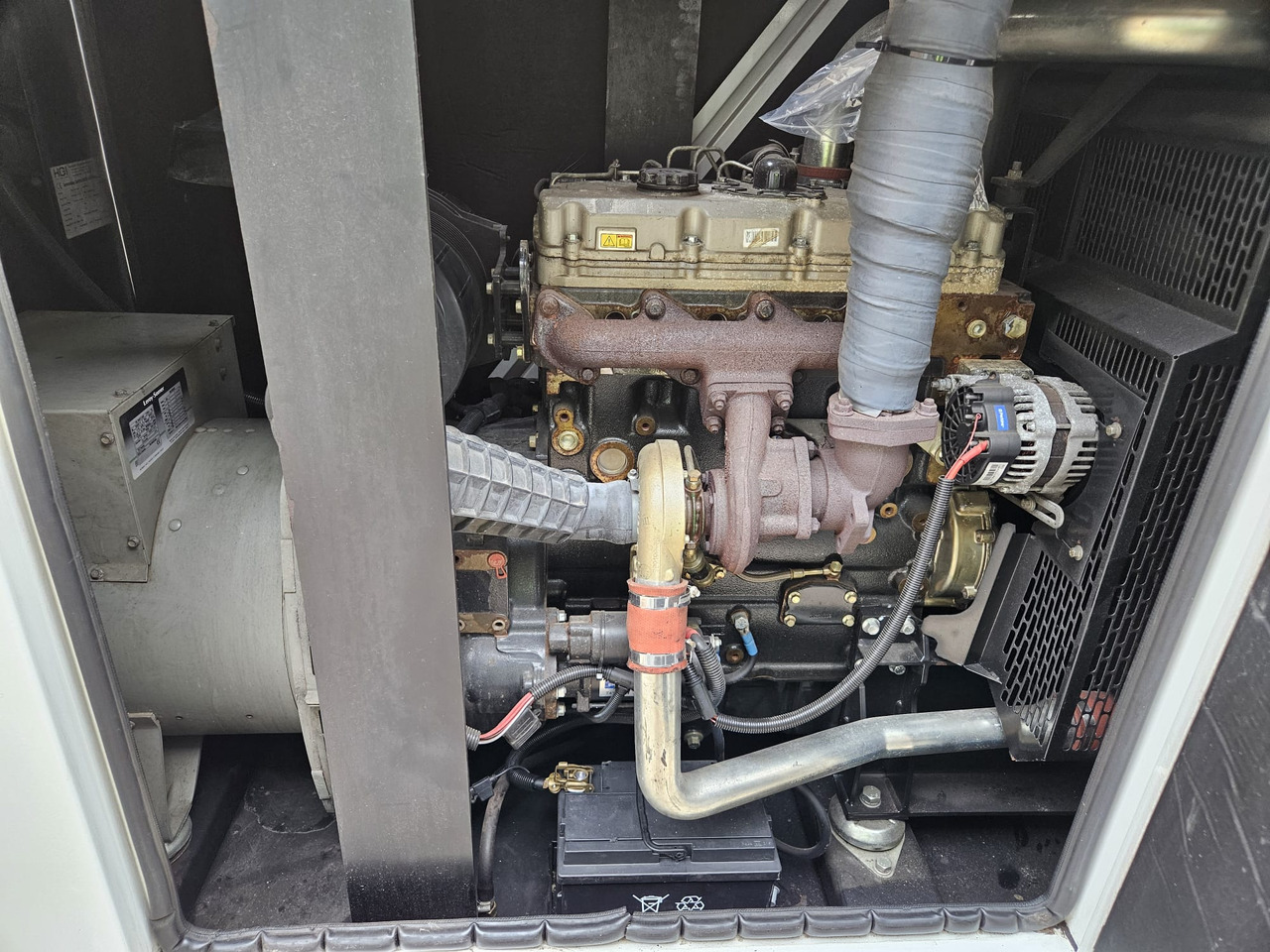 HGI 100KVA PERKINS GENERATOR DIESEL SILENT RENTAL SPECIFICATION HGI 100KVA PERKINS GENERATOR DIESEL SILENT RENTAL SPECIFICATION - Bộ phát điện: hình 3 HGI 100KVA PERKINS GENERATOR DIESEL SILENT RENTAL SPECIFICATION HGI 100KVA PERKINS GENERATOR DIESEL SILENT RENTAL SPECIFICATION - Bộ phát điện: hình 3