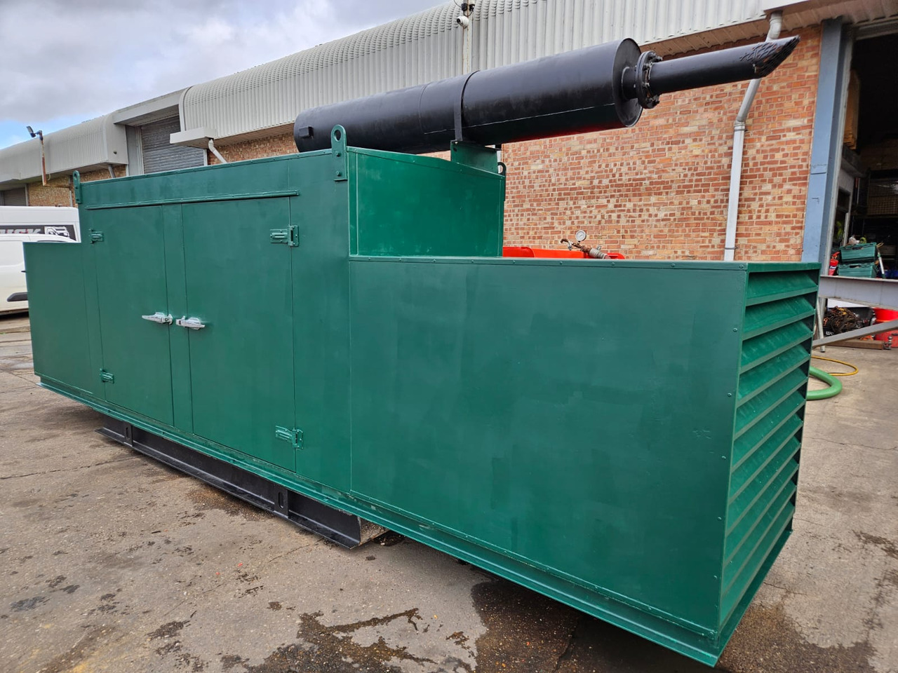 VOLVO TAD 720 GE DIESEL GENERATOR 120KW 150KVA 250 HOURS VOLVO TAD 720 GE DIESEL GENERATOR 120KW 150KVA 250 HOURS - Dụng cụ/ Thiết bị: hình 1 VOLVO TAD 720 GE DIESEL GENERATOR 120KW 150KVA 250 HOURS VOLVO TAD 720 GE DIESEL GENERATOR 120KW 150KVA 250 HOURS - Dụng cụ/ Thiết bị: hình 1