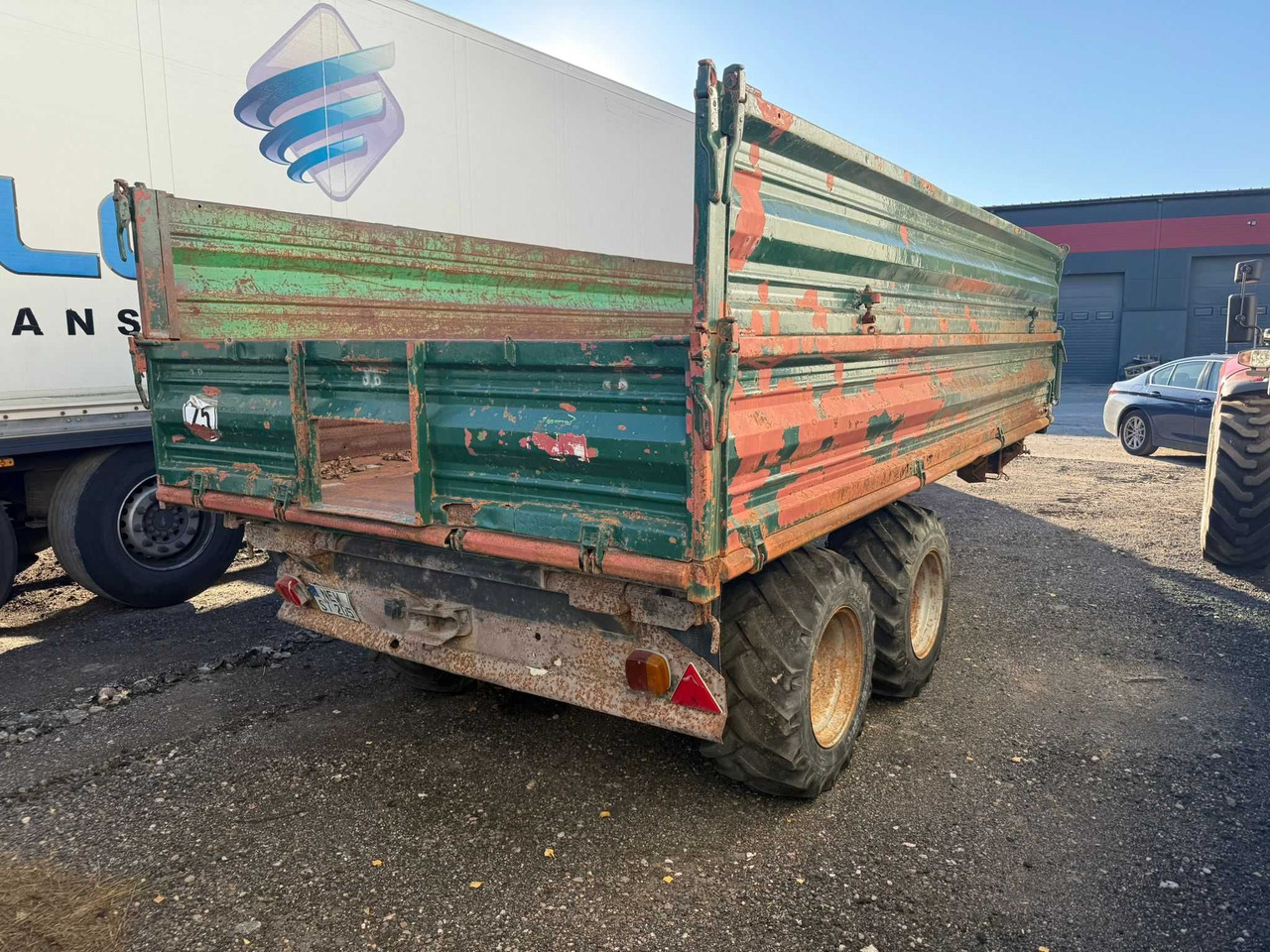 Przyczepa tandem wywrotka 3-stronna ,resory , Reisch , DMC 8 t.,1999 r - Toa kéo trang trại: hình 4 Przyczepa tandem wywrotka 3-stronna ,resory , Reisch , DMC 8 t.,1999 r - Toa kéo trang trại: hình 4