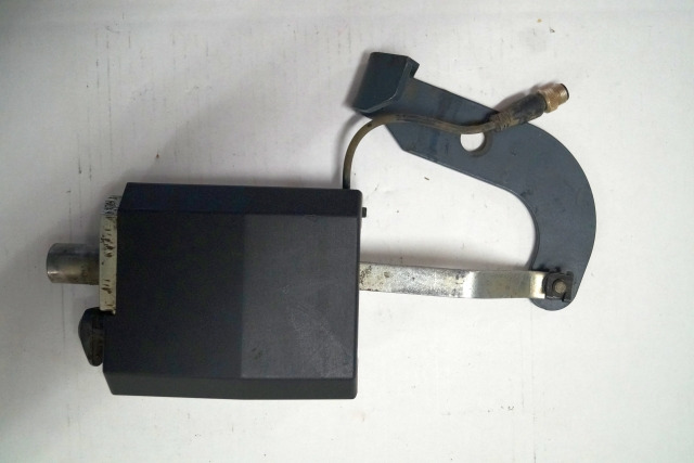 Jungheinrich 50462520 | Battery trolley lock for ETV from year 2006 including SW Battery trolley lock for ETV from year 2006 including SWITCH INDUCT. APPROXIMATION 50462522 - Khung/ Sườn cho Thiết bị xử lý vật liệu: hình 1 Jungheinrich 50462520 | Battery trolley lock for ETV from year 2006 including SW Battery trolley lock for ETV from year 2006 including SWITCH INDUCT. APPROXIMATION 50462522 - Khung/ Sườn cho Thiết bị xử lý vật liệu: hình 1