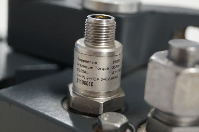 Jungheinrich 51193016 | Hydraulic Clamb from EKS308 year 2014 loading sensor 511 - Thủy lực cho Thiết bị xử lý vật liệu: hình 2 Jungheinrich 51193016 | Hydraulic Clamb from EKS308 year 2014 loading sensor 511 - Thủy lực cho Thiết bị xử lý vật liệu: hình 2