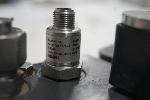 Jungheinrich 51193016 | Hydraulic Clamb from EKS308 year 2014 loading sensor 511 - Thủy lực cho Thiết bị xử lý vật liệu: hình 2 Jungheinrich 51193016 | Hydraulic Clamb from EKS308 year 2014 loading sensor 511 - Thủy lực cho Thiết bị xử lý vật liệu: hình 2