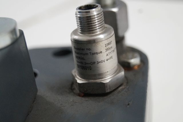 Jungheinrich 51193016 | Hydraulic Clamb from EKS312 year 2014 loading sensor 511 - Thủy lực cho Thiết bị xử lý vật liệu: hình 2 Jungheinrich 51193016 | Hydraulic Clamb from EKS312 year 2014 loading sensor 511 - Thủy lực cho Thiết bị xử lý vật liệu: hình 2