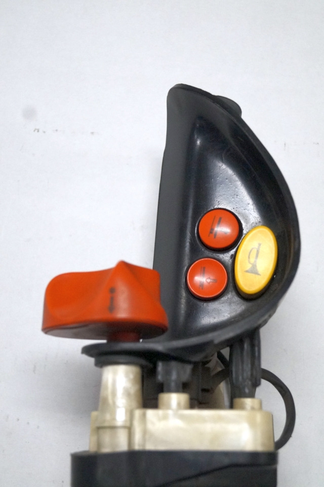Linde 1443605100 | Rijschakelaar Control handle  Control module  - Linh kiện điện cho Thiết bị xử lý vật liệu: hình 1 Linde 1443605100 | Rijschakelaar Control handle  Control module  - Linh kiện điện cho Thiết bị xử lý vật liệu: hình 1