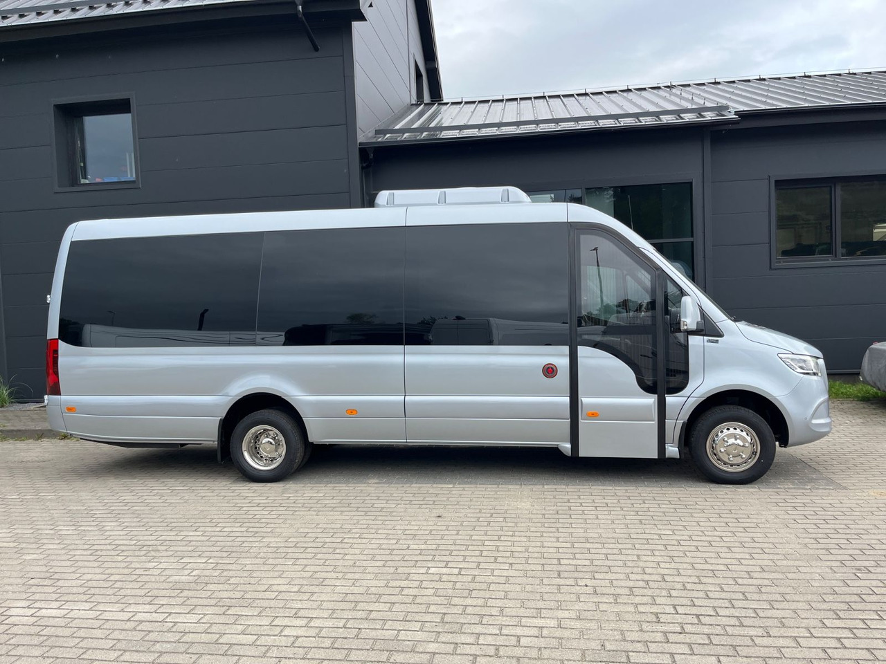 Mercedes-Benz Sprinter 519 TRANSFER XL / 22+1+1 / ON STOCK!!! Mercedes-Benz Sprinter 519 TOURIST XL/ 21-24 Seats/ IN STOCK! - Xe bus mini, Xe van chở khách: hình 4 Mercedes-Benz Sprinter 519 TRANSFER XL / 22+1+1 / ON STOCK!!! Mercedes-Benz Sprinter 519 TOURIST XL/ 21-24 Seats/ IN STOCK! - Xe bus mini, Xe van chở khách: hình 4