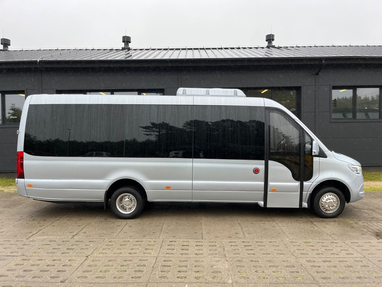 Mercedes-Benz Sprinter 519 TRANSFER XL / 22+1+1 / ON STOCK!!! Mercedes-Benz Sprinter 519 TOURIST XL / 21 to 24 Seats /NEW! - Xe bus mini, Xe van chở khách: hình 3 Mercedes-Benz Sprinter 519 TRANSFER XL / 22+1+1 / ON STOCK!!! Mercedes-Benz Sprinter 519 TOURIST XL / 21 to 24 Seats /NEW! - Xe bus mini, Xe van chở khách: hình 3