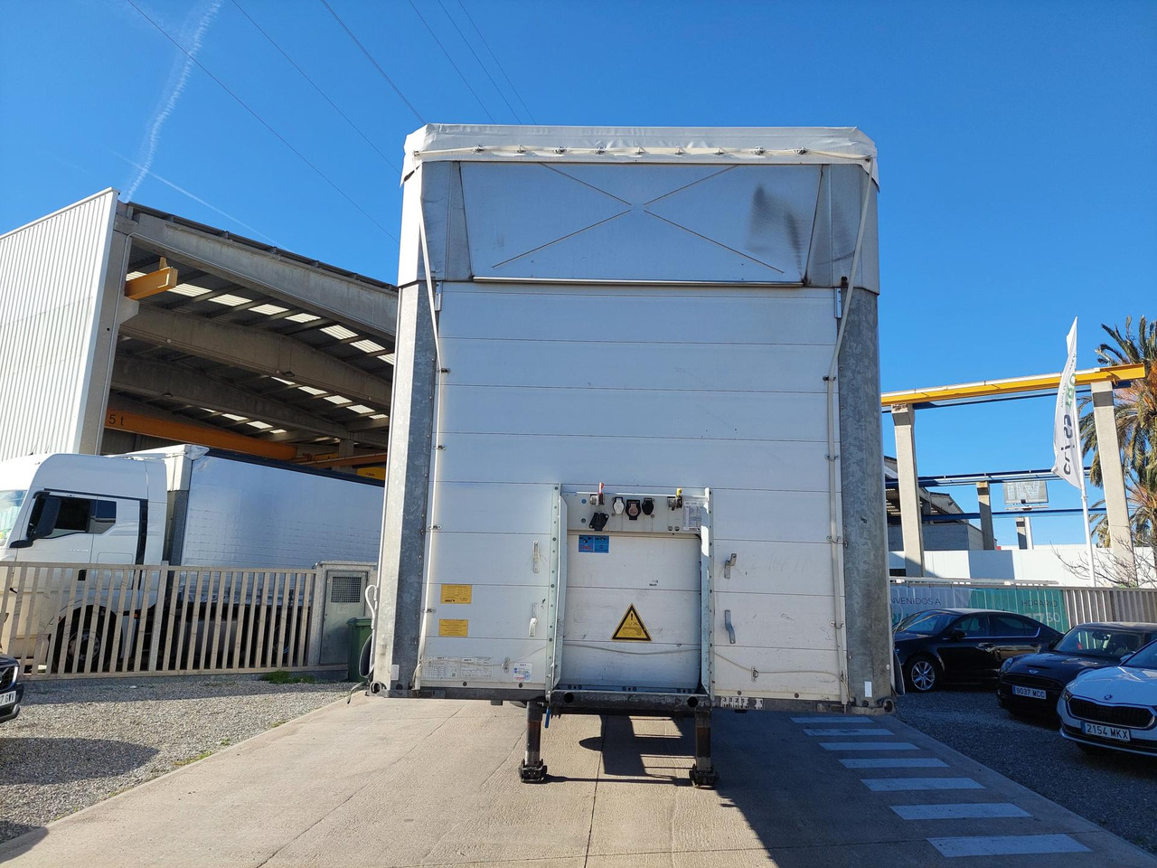 Schmitz Cargobull SCS24/L Varios - Sơ mi rơ moóc mui bạt: hình 3 Schmitz Cargobull SCS24/L Varios - Sơ mi rơ moóc mui bạt: hình 3