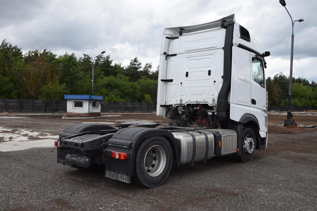 Mercedes-Benz Actros 5 1845 BigSpace Max tanks - Xe đầu kéo: hình 4 Mercedes-Benz Actros 5 1845 BigSpace Max tanks - Xe đầu kéo: hình 4