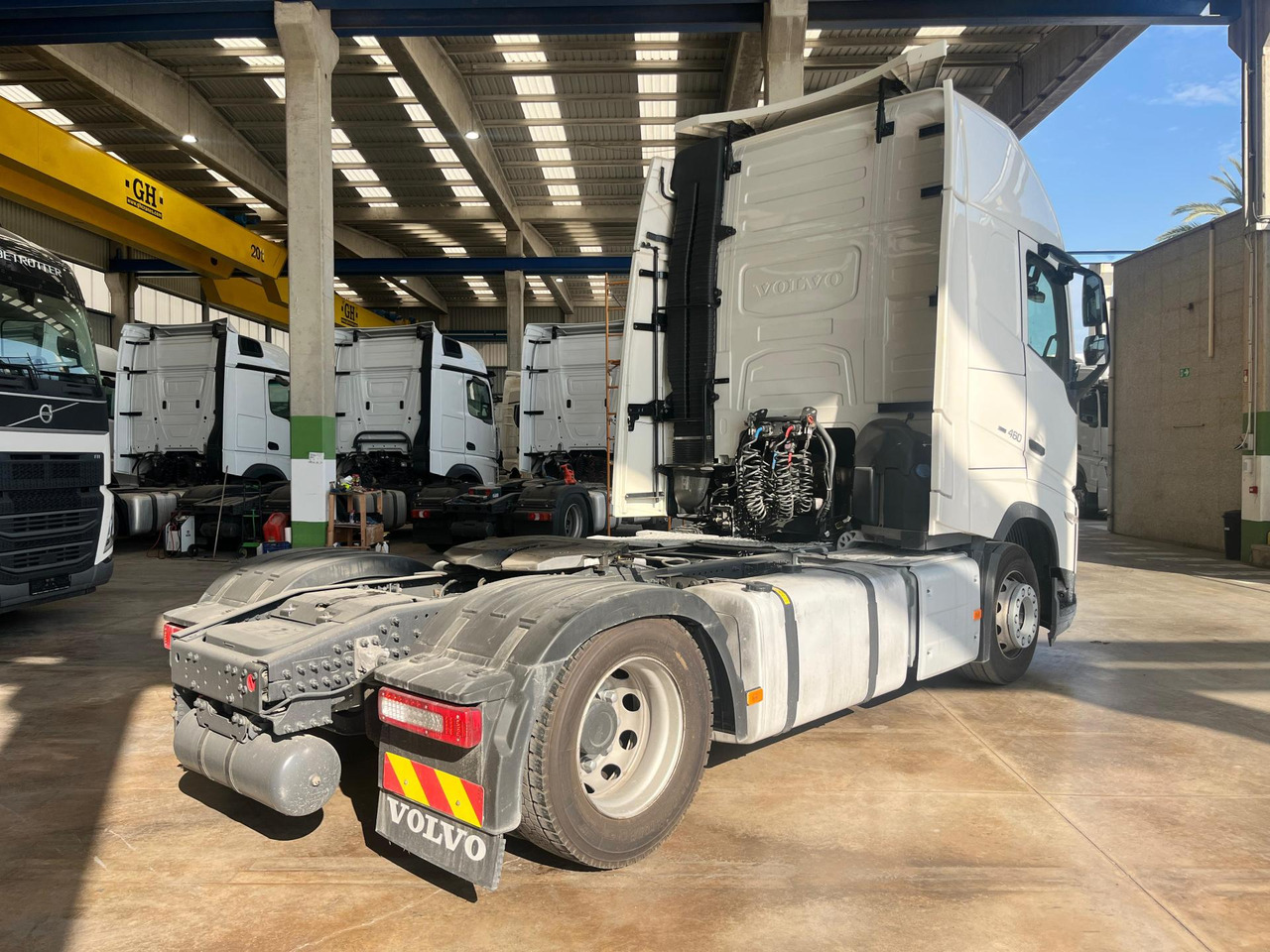 Volvo FH 460 Globetrotter XL Varios, i-Save I-ParkCool - Xe đầu kéo: hình 4 Volvo FH 460 Globetrotter XL Varios, i-Save I-ParkCool - Xe đầu kéo: hình 4