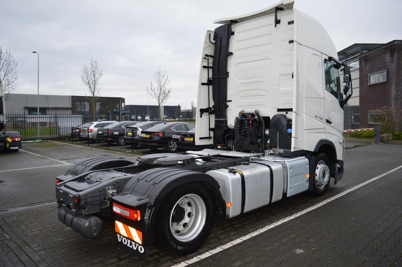 Volvo FH 460 Globetrotter XL Varios i-Save - Xe đầu kéo: hình 4 Volvo FH 460 Globetrotter XL Varios i-Save - Xe đầu kéo: hình 4