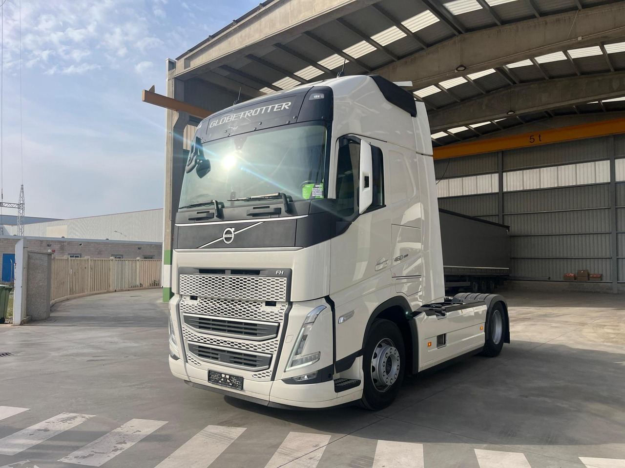 Volvo FH 460 Globetrotter XL i-Save I-ParkCool - Xe đầu kéo: hình 1 Volvo FH 460 Globetrotter XL i-Save I-ParkCool - Xe đầu kéo: hình 1
