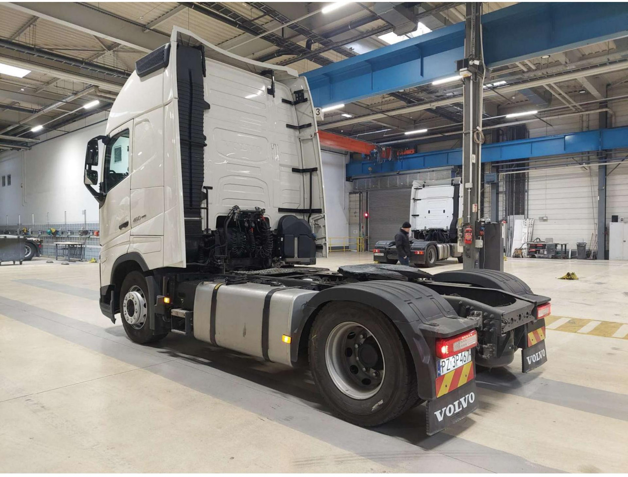 Volvo FH 460 Globetrotter XL i-Save - Xe đầu kéo: hình 4 Volvo FH 460 Globetrotter XL i-Save - Xe đầu kéo: hình 4