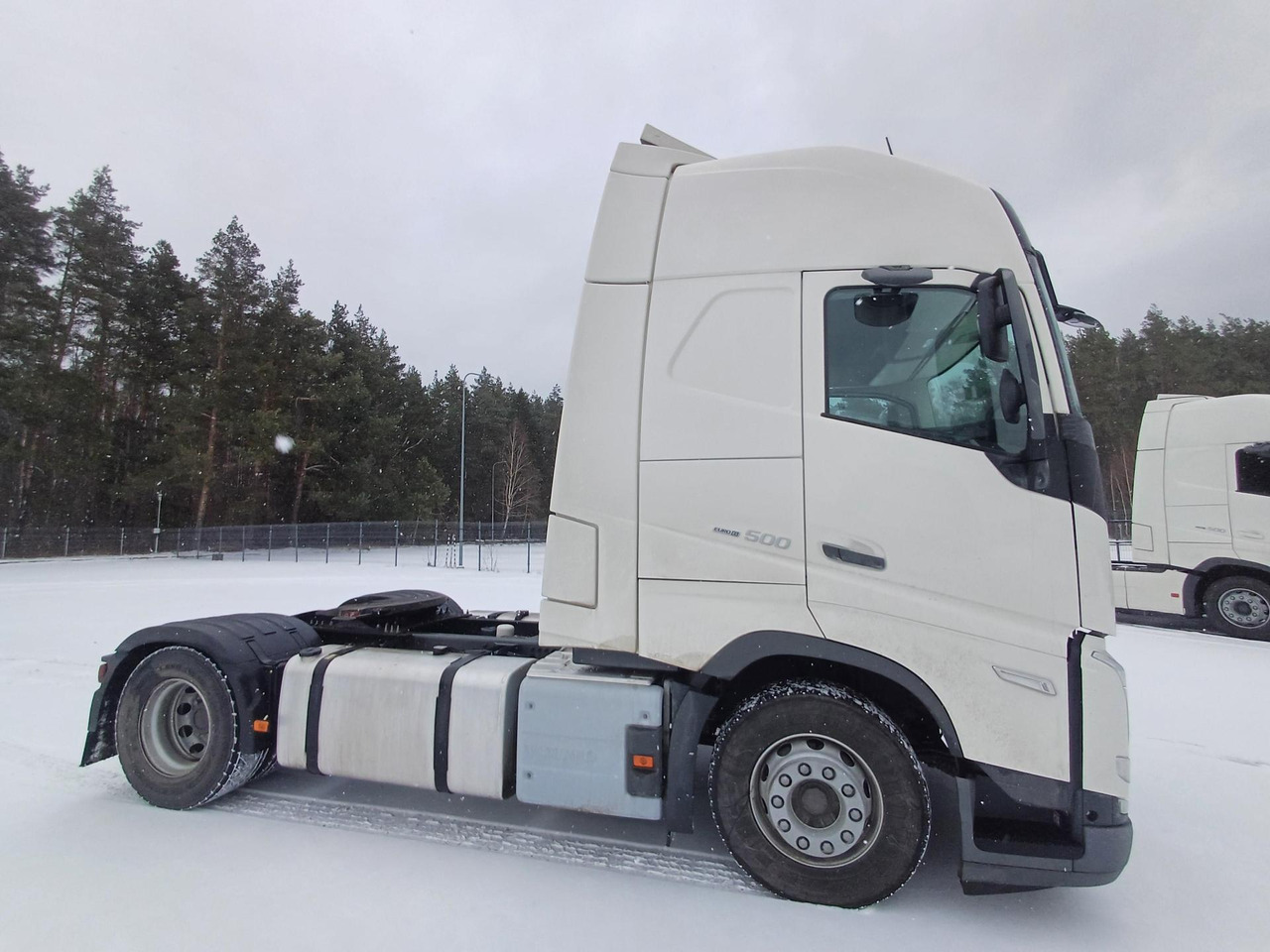 Volvo FH 500 Globetrotter XL - Xe đầu kéo: hình 2 Volvo FH 500 Globetrotter XL - Xe đầu kéo: hình 2