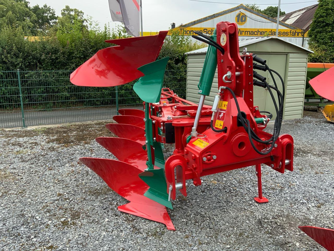 Kverneland LB 100-300-5 - Cày: hình 2 Kverneland LB 100-300-5 - Cày: hình 2