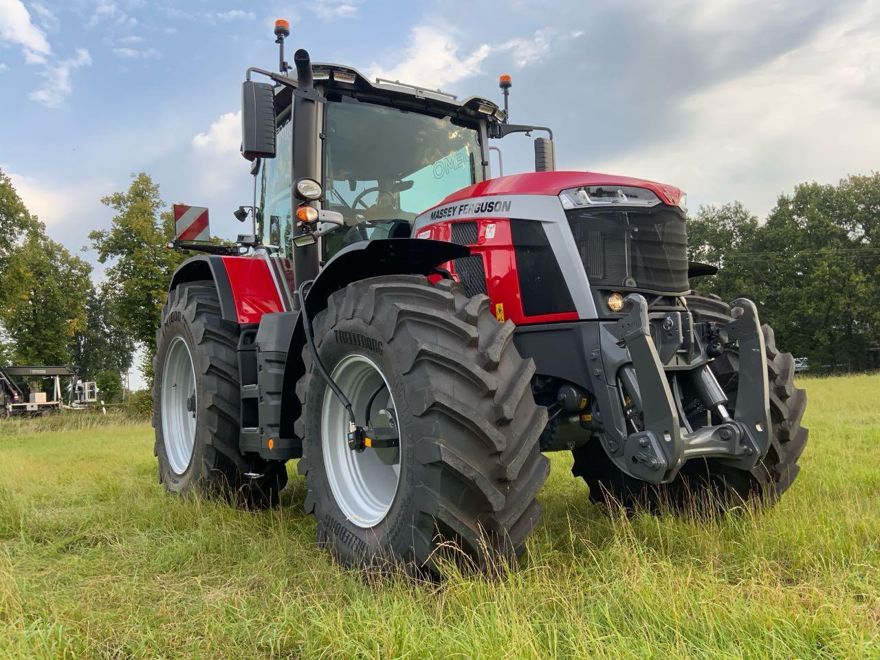 Massey Ferguson MF 8S.265 DYNA-VT - Máy cày: hình 1 Massey Ferguson MF 8S.265 DYNA-VT - Máy cày: hình 1