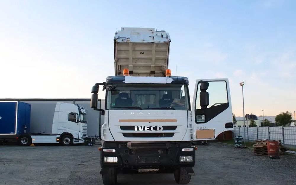Iveco Trakker 450 | Meiller Trójstronny Wywrot | 8x4 | Euro 5| Retarder | Bordmatic | Klimatyzacja - Xe ben: hình 4 Iveco Trakker 450 | Meiller Trójstronny Wywrot | 8x4 | Euro 5| Retarder | Bordmatic | Klimatyzacja - Xe ben: hình 4