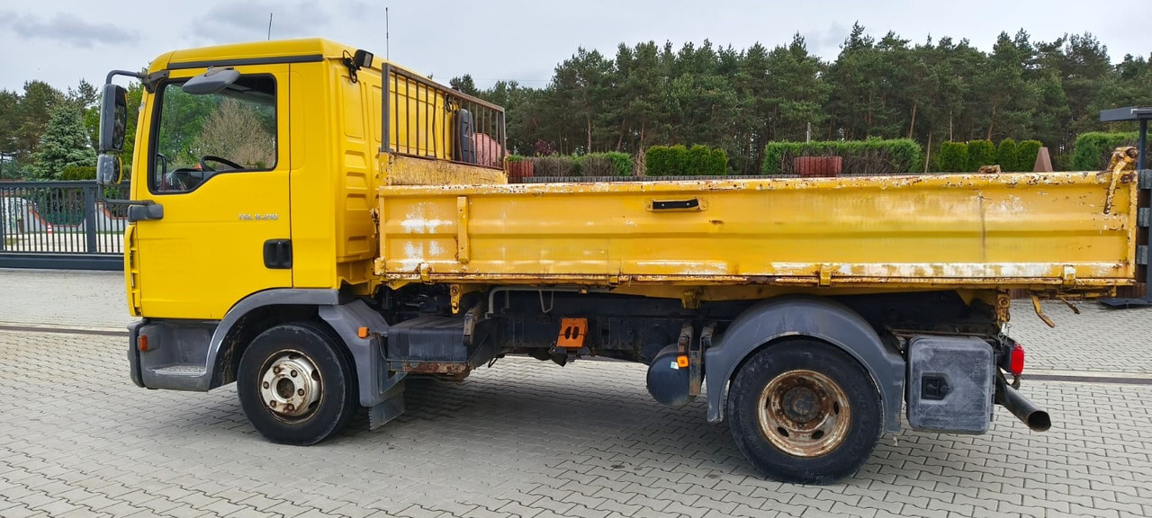 MAN TGL 8.210 * 2007 * 3-stronny KIPER * NOWE OPONY * MANUAL * RESOR * 3 MIEJSCA - Xe ben: hình 3 MAN TGL 8.210 * 2007 * 3-stronny KIPER * NOWE OPONY * MANUAL * RESOR * 3 MIEJSCA - Xe ben: hình 3