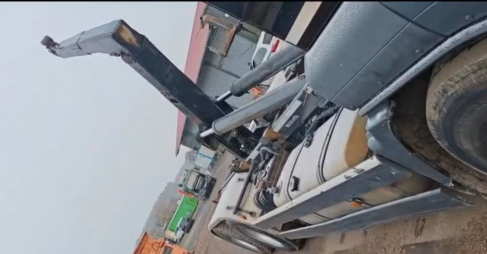 Xe tải nâng móc MAN TGS 26.440 6x4 – Meiller z systemem HDS (roll-off) + Kontener + Przyczepa – Euro 5: hình 14 Xe tải nâng móc MAN TGS 26.440 6x4 – Meiller z systemem HDS (roll-off) + Kontener + Przyczepa – Euro 5: hình 14