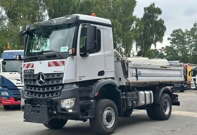 Mercedes-Benz Arocs 2040 4x4 – Meiller | Euro 6c | płyta czołowa do montażu pługu, osprzętu zimowego lub komunalnego | Automat | Resory stalowe (Blatt-Blatt) - Xe ben: hình 4 Mercedes-Benz Arocs 2040 4x4 – Meiller | Euro 6c | płyta czołowa do montażu pługu, osprzętu zimowego lub komunalnego | Automat | Resory stalowe (Blatt-Blatt) - Xe ben: hình 4