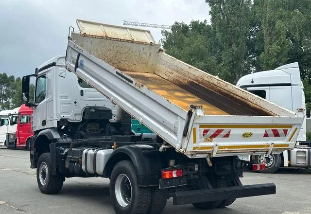 Mercedes-Benz Arocs 2040 4x4 – Meiller | Euro 6c | płyta czołowa do montażu pługu, osprzętu zimowego lub komunalnego | Automat | Resory stalowe (Blatt-Blatt) - Xe ben: hình 5 Mercedes-Benz Arocs 2040 4x4 – Meiller | Euro 6c | płyta czołowa do montażu pługu, osprzętu zimowego lub komunalnego | Automat | Resory stalowe (Blatt-Blatt) - Xe ben: hình 5