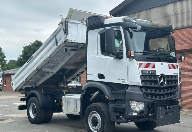 Mercedes-Benz Arocs 2040 4x4 – Meiller | Euro 6c | płyta czołowa do montażu pługu, osprzętu zimowego lub komunalnego | Automat | Resory stalowe (Blatt-Blatt) - Xe ben: hình 2 Mercedes-Benz Arocs 2040 4x4 – Meiller | Euro 6c | płyta czołowa do montażu pługu, osprzętu zimowego lub komunalnego | Automat | Resory stalowe (Blatt-Blatt) - Xe ben: hình 2