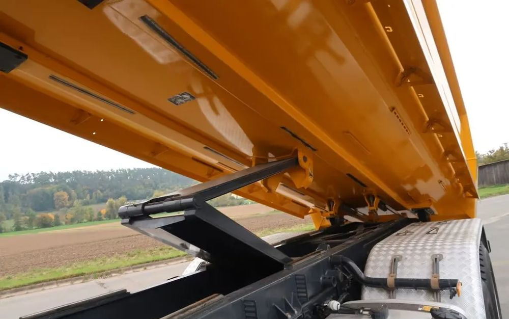 Mercedes-Benz Arocs 3251 / 8x4 / Wywrotka Meiller 3- stronna / Euro 6d / Przebieg: 215 600 km - Xe ben: hình 5 Mercedes-Benz Arocs 3251 / 8x4 / Wywrotka Meiller 3- stronna / Euro 6d / Przebieg: 215 600 km - Xe ben: hình 5