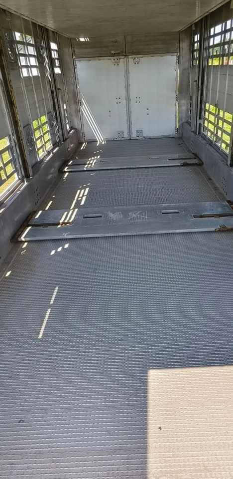 Rơ moóc chở gia súc Pezzaioli RBA 32/TRZYOSIOWA PRZYCZEPA-2XBYDŁO,3X TRZODA/HYDRAULICZNIE PODNOSZONY DACH I PODŁOGI / OŚ ŚRODKOWA PODNOSZONA: hình 17