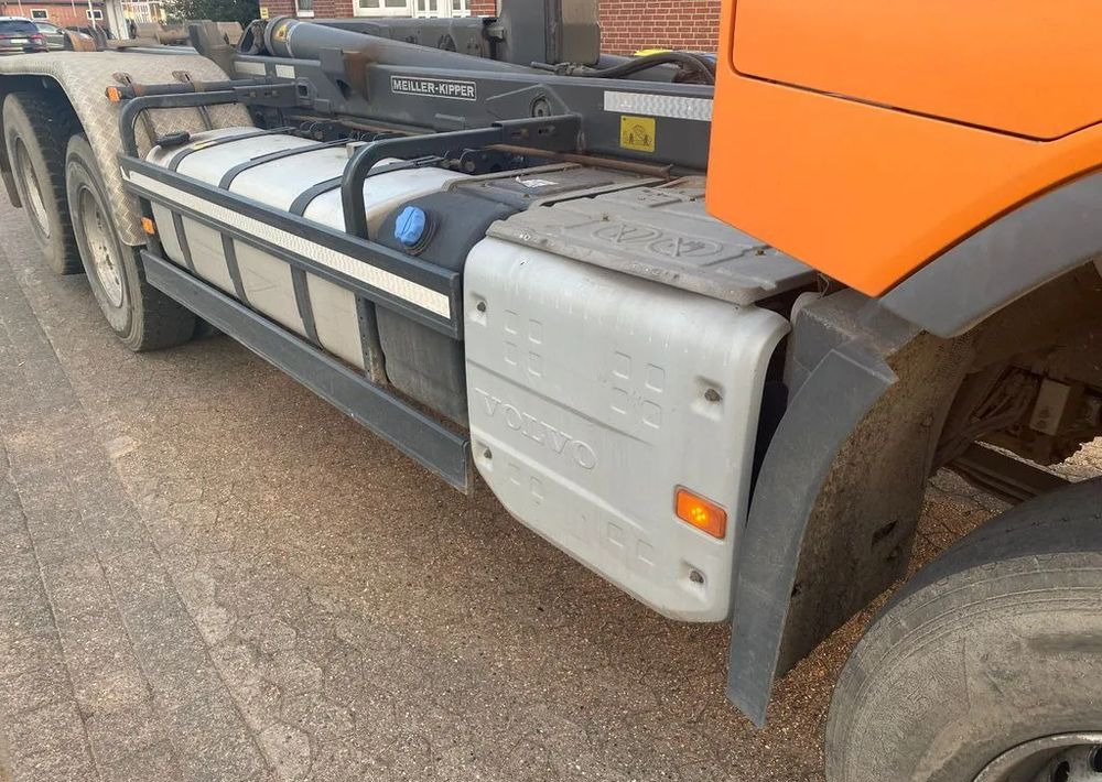 Volvo FH 460/6X4/OŚ PODNOSZONA Z NAPĘDEM/HAKOWIEC MEILLER/EURO6 - Xe tải nâng móc: hình 5 Volvo FH 460/6X4/OŚ PODNOSZONA Z NAPĘDEM/HAKOWIEC MEILLER/EURO6 - Xe tải nâng móc: hình 5