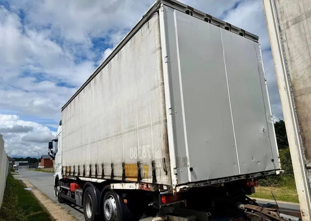 Volvo FH460 6x2 BDF | Hydrauliczna platforma załadunkowa | Ogrzewanie postojowe | Automatyczna skrzynia | Euro 6d - Xe tải thùng mui bạt: hình 5 Volvo FH460 6x2 BDF | Hydrauliczna platforma załadunkowa | Ogrzewanie postojowe | Automatyczna skrzynia | Euro 6d - Xe tải thùng mui bạt: hình 5