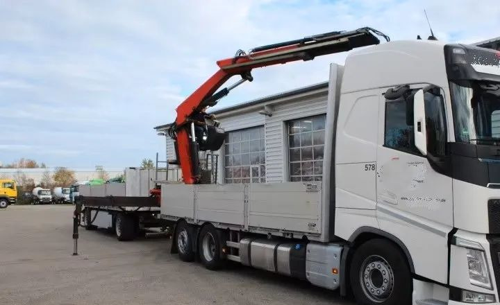 Volvo FH500 6x2 | Platforma z HDS Fassi F215A7 - Sterowanie radiowe | Euro 6 | Automatyczna skrzynia | 390 000 km - Xe tải thùng lửng/ Phẳng, Xe cẩu tự hành: hình 2 Volvo FH500 6x2 | Platforma z HDS Fassi F215A7 - Sterowanie radiowe | Euro 6 | Automatyczna skrzynia | 390 000 km - Xe tải thùng lửng/ Phẳng, Xe cẩu tự hành: hình 2