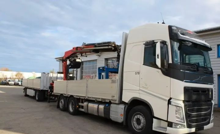 Volvo FH500 6x2 | Platforma z HDS Fassi F215A7 - Sterowanie radiowe | Euro 6 | Automatyczna skrzynia | 390 000 km - Xe tải thùng lửng/ Phẳng, Xe cẩu tự hành: hình 1 Volvo FH500 6x2 | Platforma z HDS Fassi F215A7 - Sterowanie radiowe | Euro 6 | Automatyczna skrzynia | 390 000 km - Xe tải thùng lửng/ Phẳng, Xe cẩu tự hành: hình 1