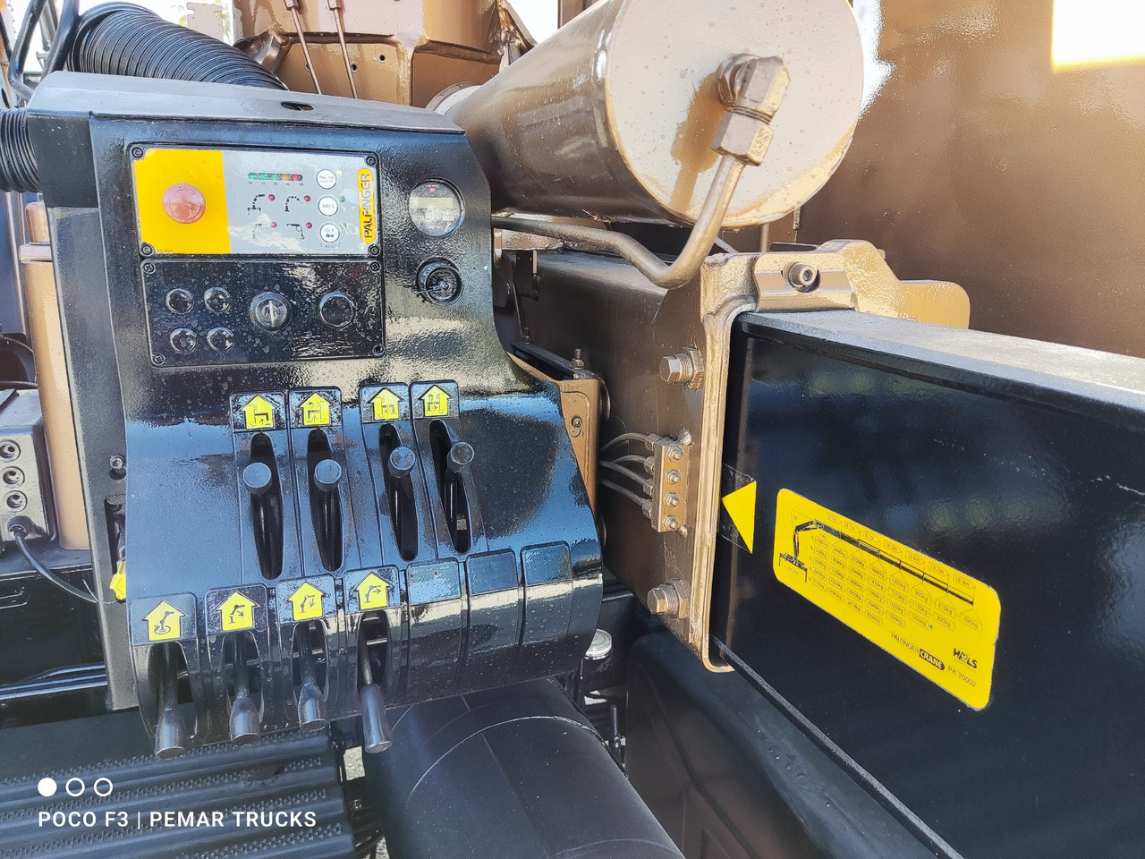 Xe chở container/ Xe tải hoán đổi thân, Xe cẩu tự hành SCANIA P 420 6X2 GRUA CAJA FIJA: hình 14 Xe chở container/ Xe tải hoán đổi thân, Xe cẩu tự hành SCANIA P 420 6X2 GRUA CAJA FIJA: hình 14