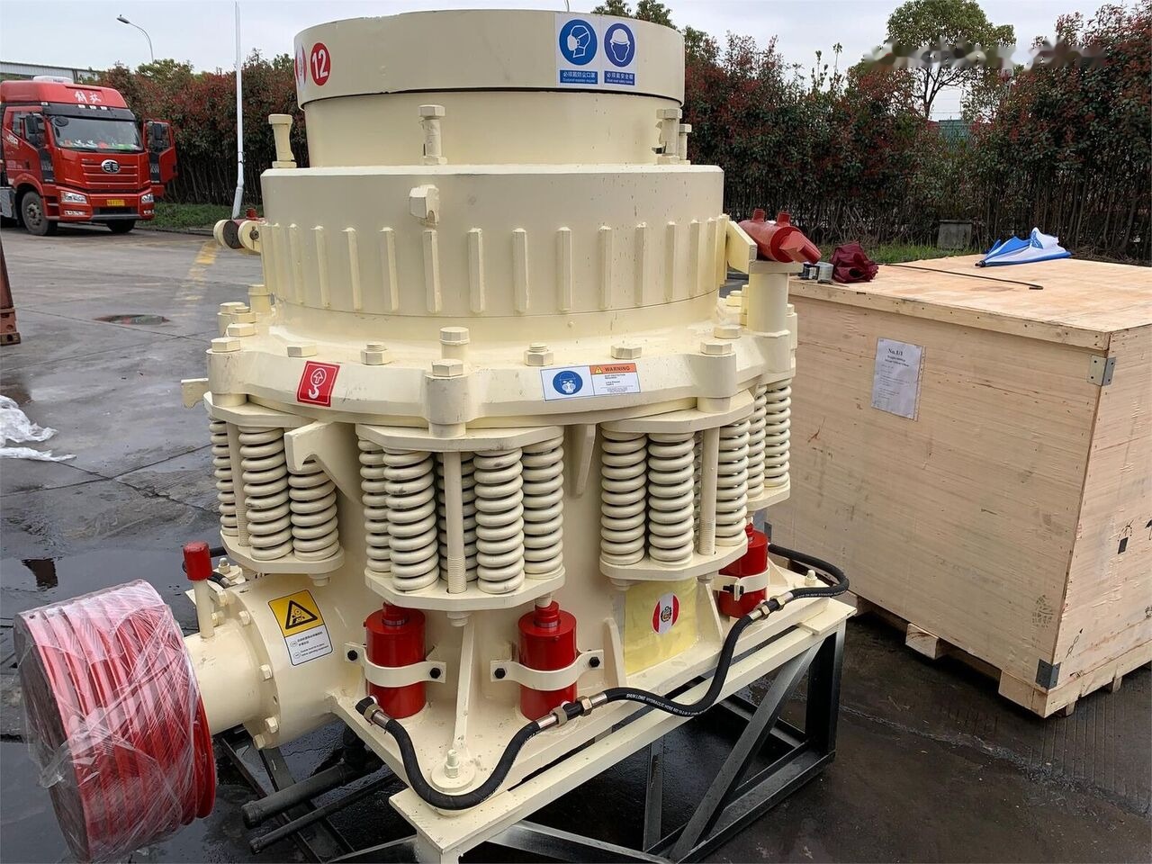 Kinglink NEW 3ft KLF1000 Rock Stone Cone Crusher 80-150TPH - Máy nghiền hình nón: hình 4 Kinglink NEW 3ft KLF1000 Rock Stone Cone Crusher 80-150TPH - Máy nghiền hình nón: hình 4
