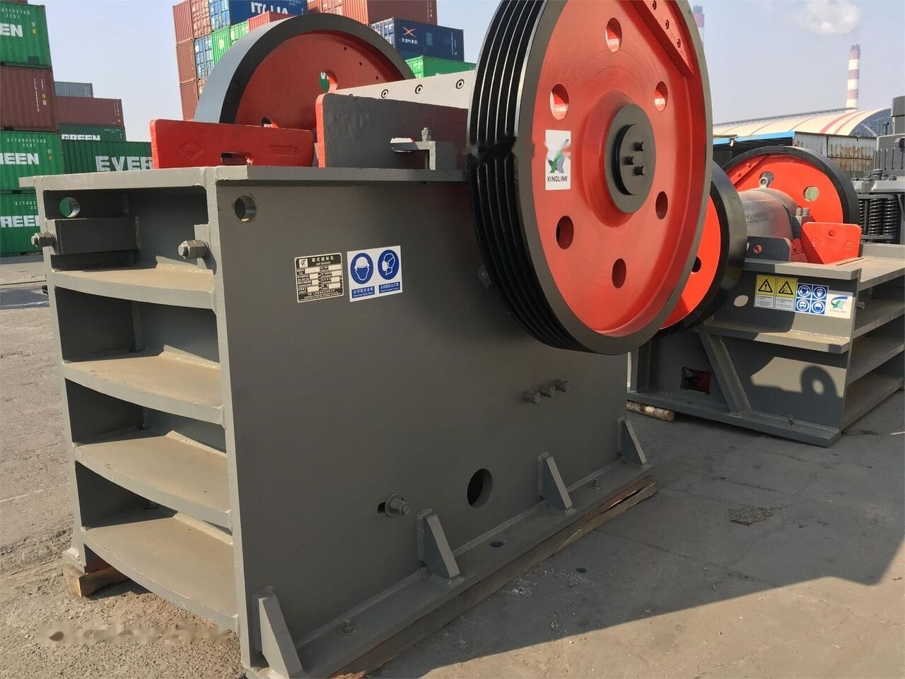 Kinglink PE600x900 Basalt and Granite Jaw Crusher - Máy nghiền hàm: hình 1 Kinglink PE600x900 Basalt and Granite Jaw Crusher - Máy nghiền hàm: hình 1