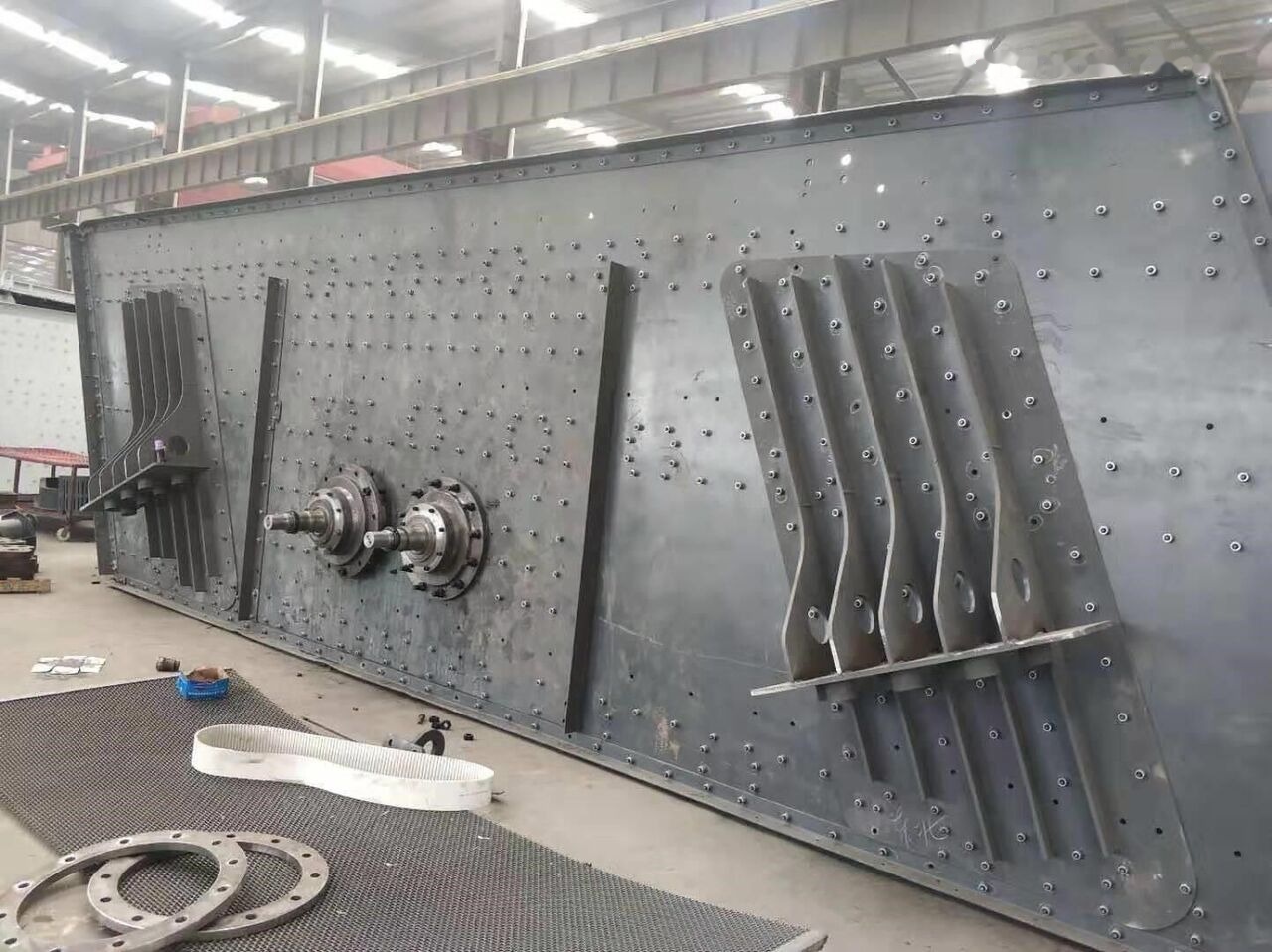 Kinglink TWIN SHAFT VIBRATING SCREEN 3YK2460 - Máy sàng: hình 1 Kinglink TWIN SHAFT VIBRATING SCREEN 3YK2460 - Máy sàng: hình 1