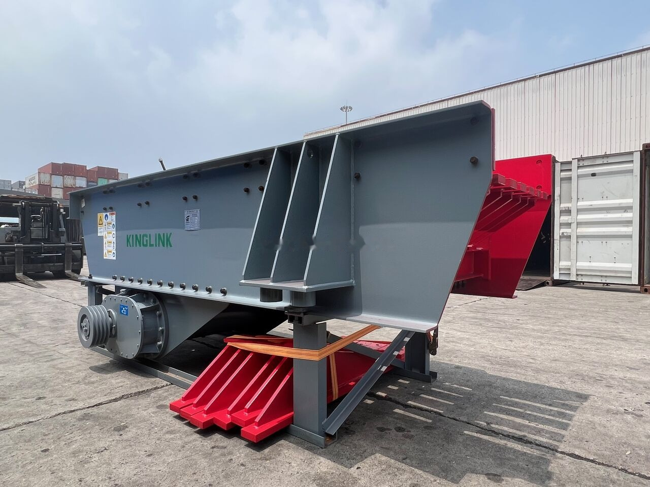 Kinglink Vibrating Grizzly Feeder ZSW380X96 | 150TPH - Máy móc đào mỏ: hình 4 Kinglink Vibrating Grizzly Feeder ZSW380X96 | 150TPH - Máy móc đào mỏ: hình 4