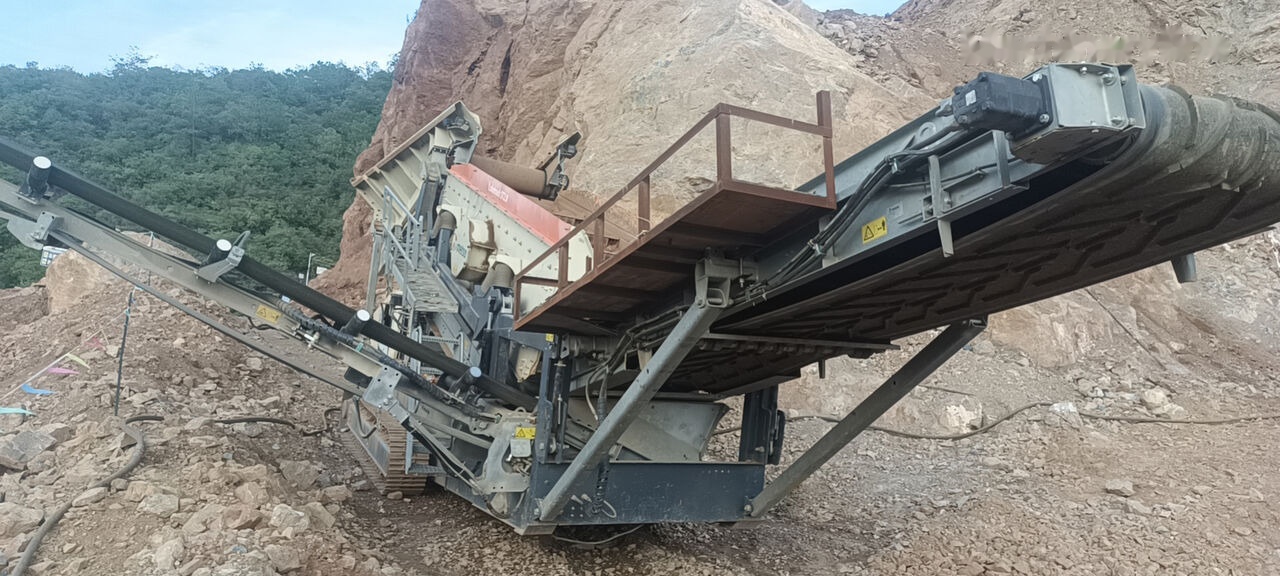 Metso LOKOTRACK ST2.8 VIBRATING SCREEN - Máy nghiền di động: hình 1 Metso LOKOTRACK ST2.8 VIBRATING SCREEN - Máy nghiền di động: hình 1