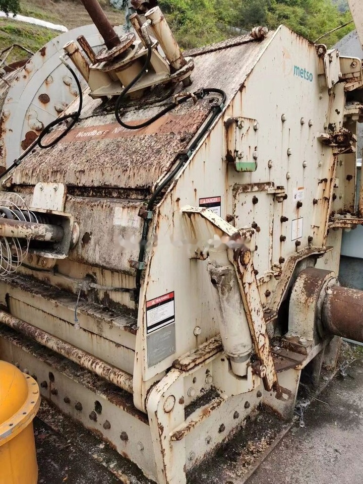 Metso NORDBERG NP1313 / NP1315 / NP1620 - Máy nghiền tác động: hình 1 Metso NORDBERG NP1313 / NP1315 / NP1620 - Máy nghiền tác động: hình 1