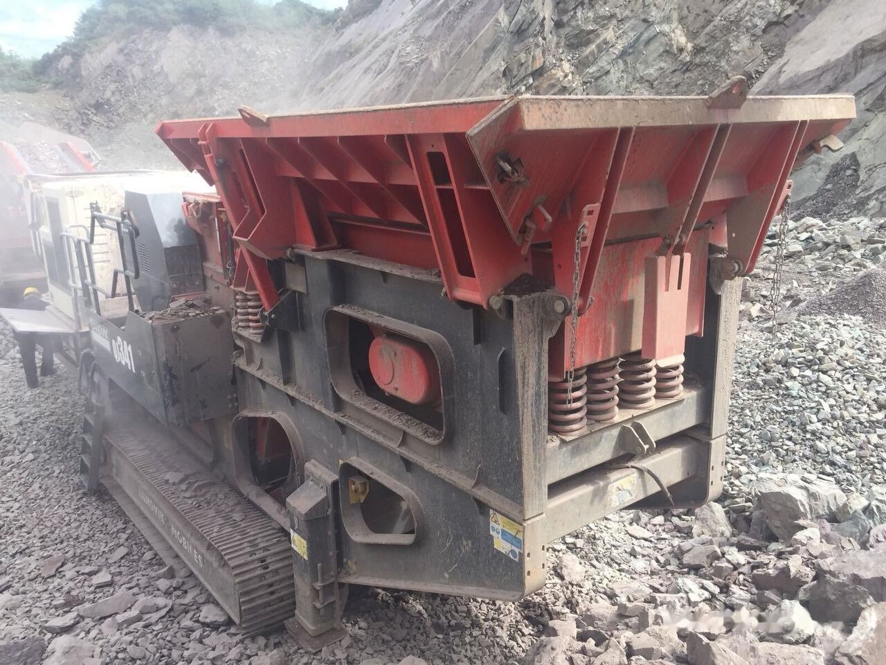 Máy nghiền di động Sandvik QJ341 Mobile Crushing Plant: hình 6