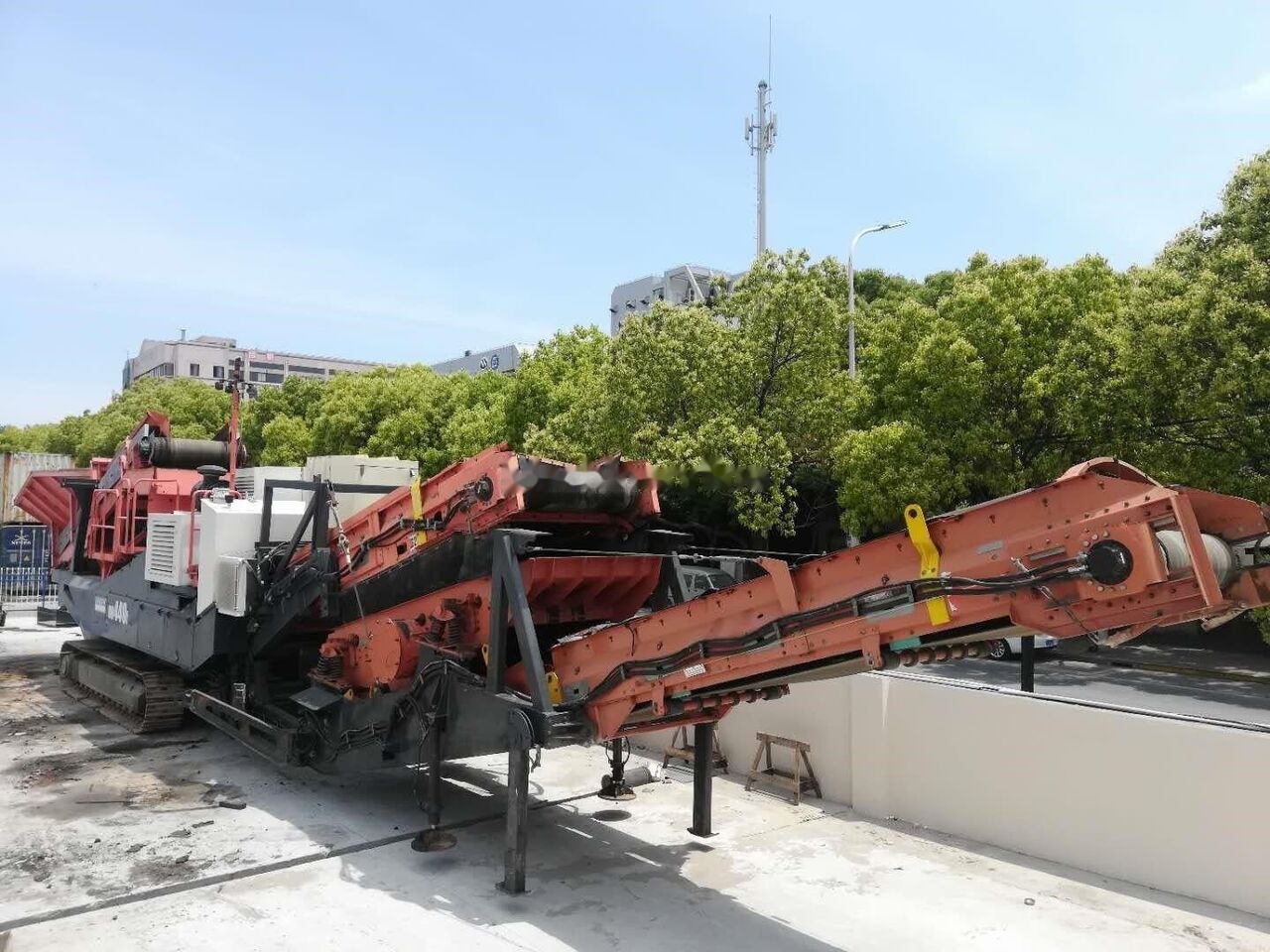 Sandvik UH440i Mobile Crushing Plant - Máy nghiền di động: hình 2 Sandvik UH440i Mobile Crushing Plant - Máy nghiền di động: hình 2